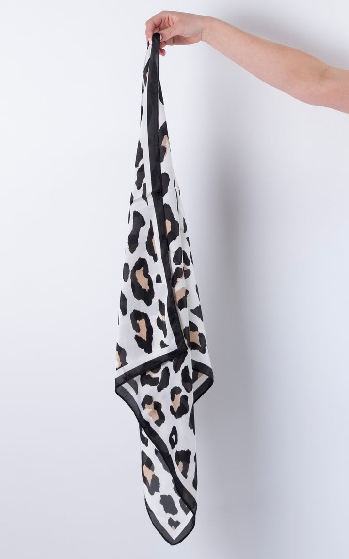 Square Pattern Scarf | Leopard