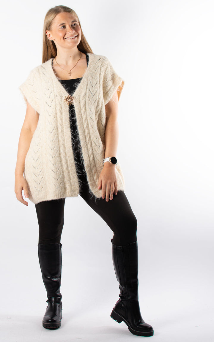 Star Brooch Waistcoat | Beige