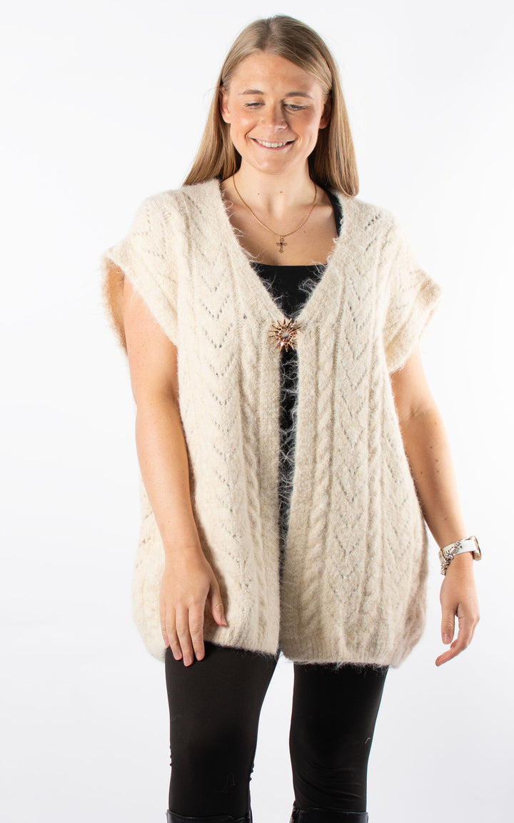 Star Brooch Waistcoat | Beige