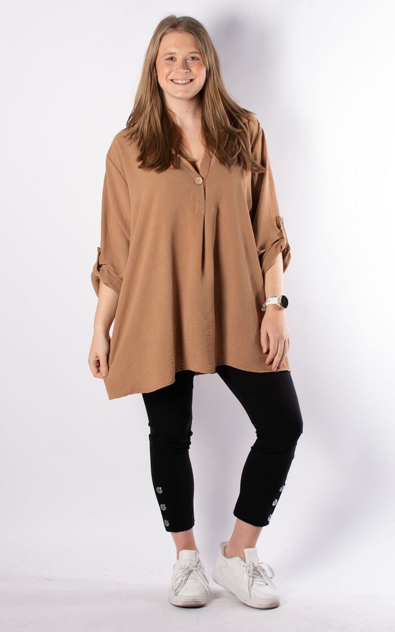 Tilly Button V-neck | Camel