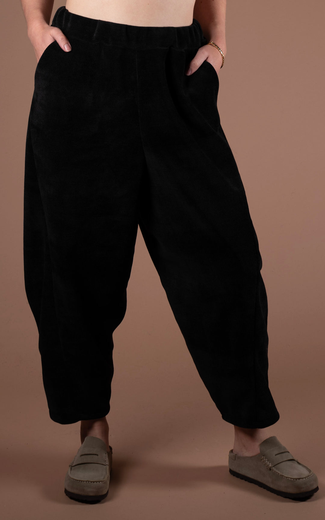 Tyra Chenille Barrel Leg Trouser | Black
