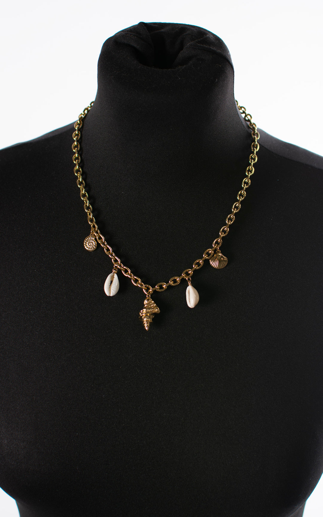 Seashell | Necklace | Gold