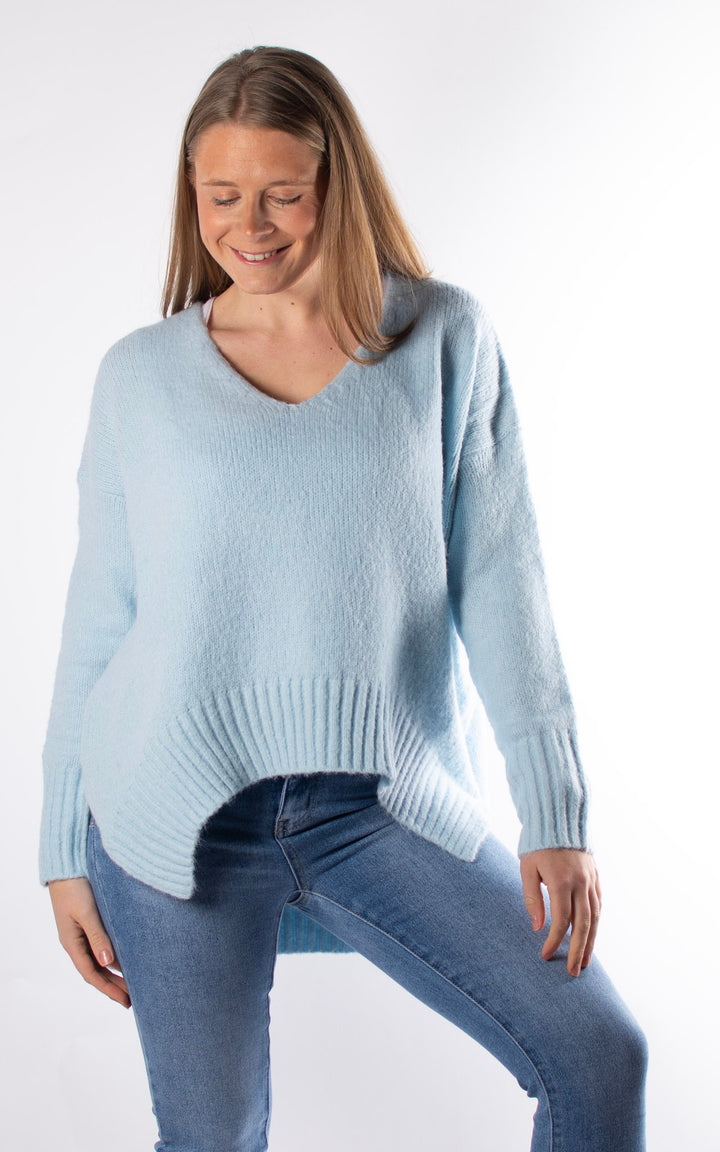 V-neck Jumper | Sky Blue