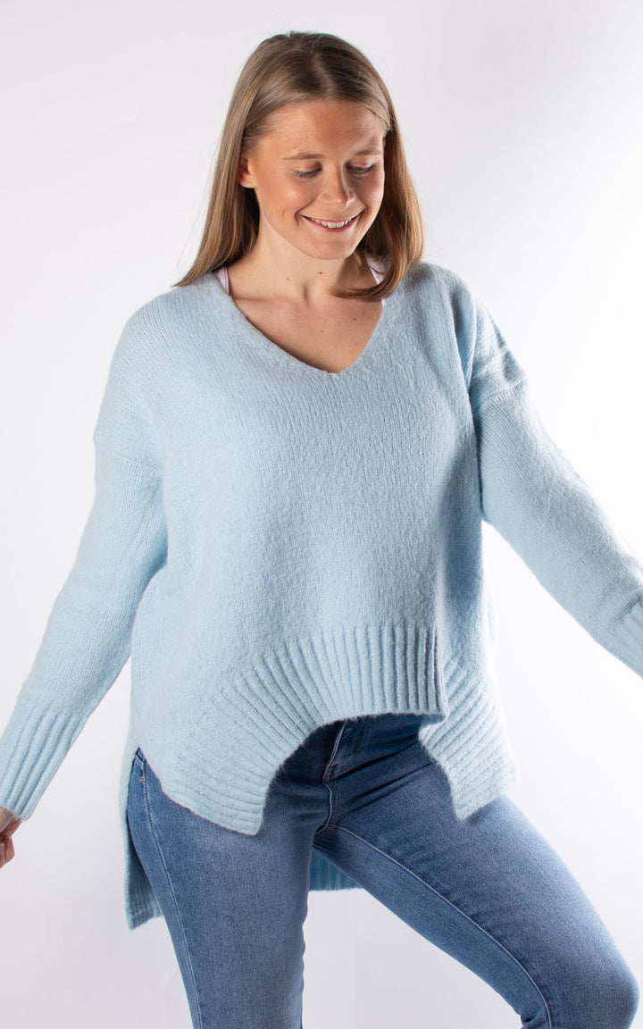 V-neck Jumper | Sky Blue