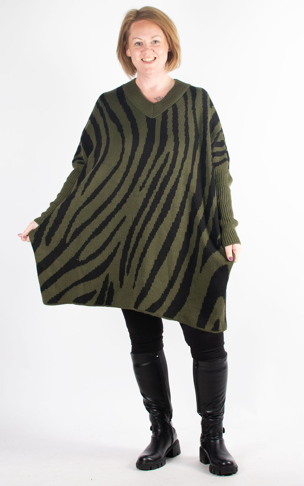 Zebra V-neck Jumper | Khaki