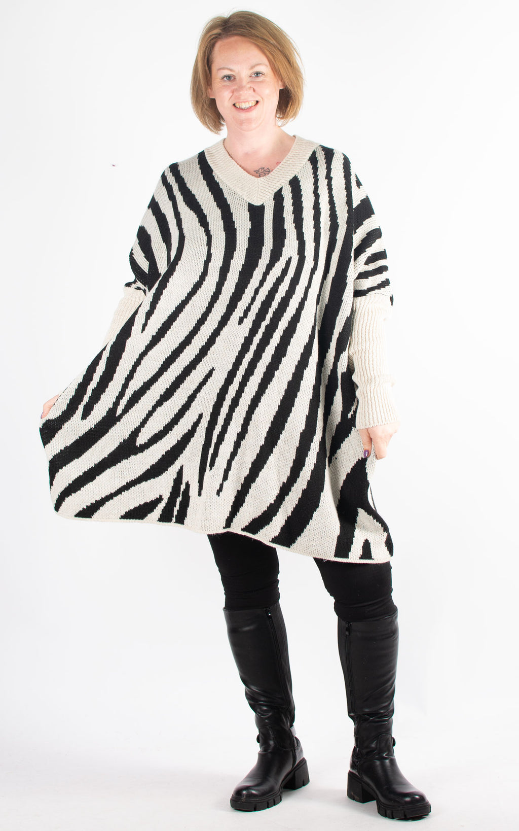 Zebra V-neck Jumper | Oat