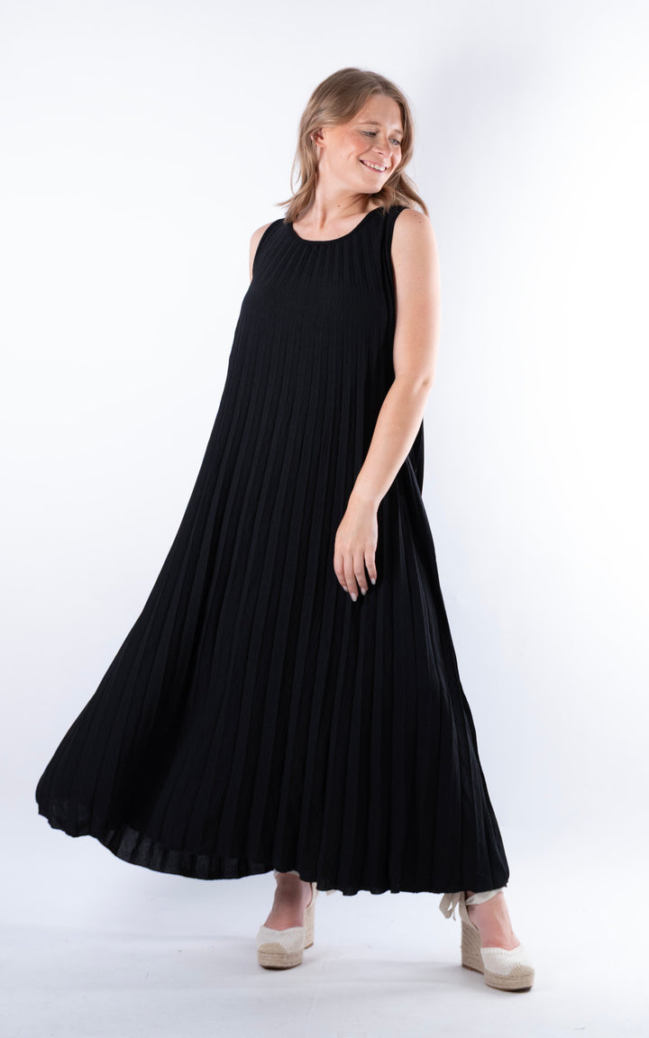 Zoe Maxi Pleated Dress | Black