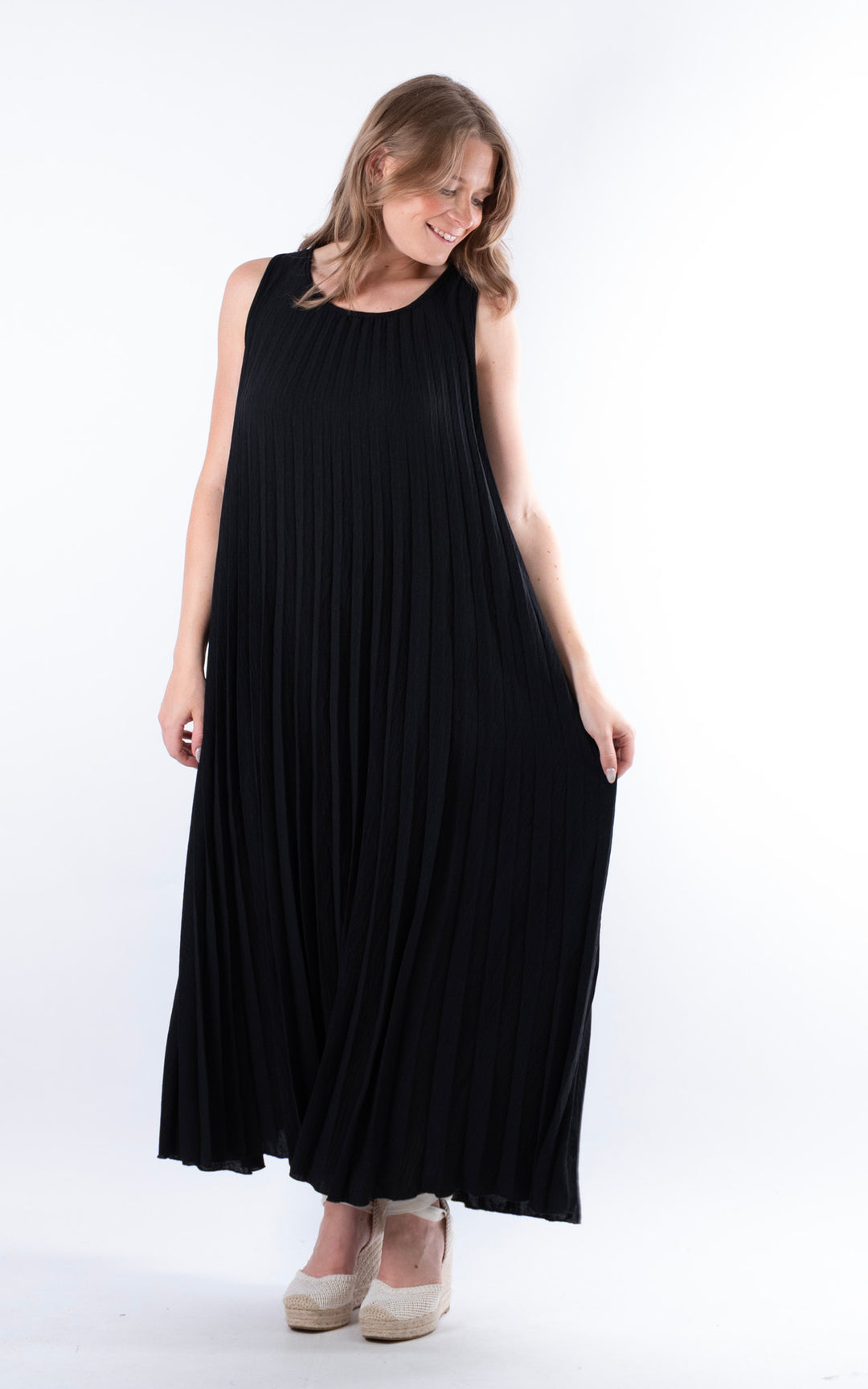 Zoe Maxi Pleated Dress | Black