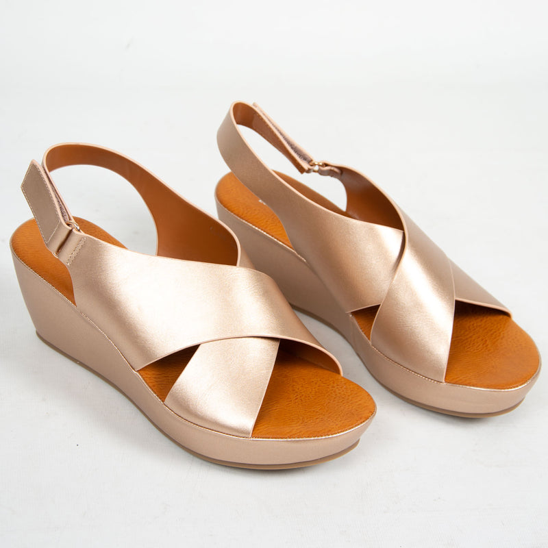 Clara Wedge | Champagne